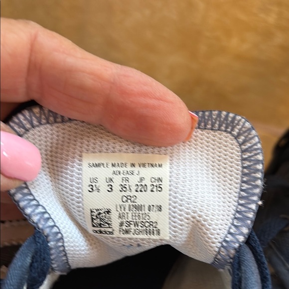 Adidas Adi-ease J Boys Sneakers Style : Ee6125; SZ: 3.5 EUC - Picture 6 of 9